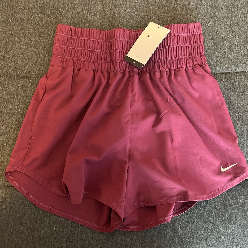 Women's Nike One Ultra High-Rise 3" Short - DX6642-610 - Maroon Medium